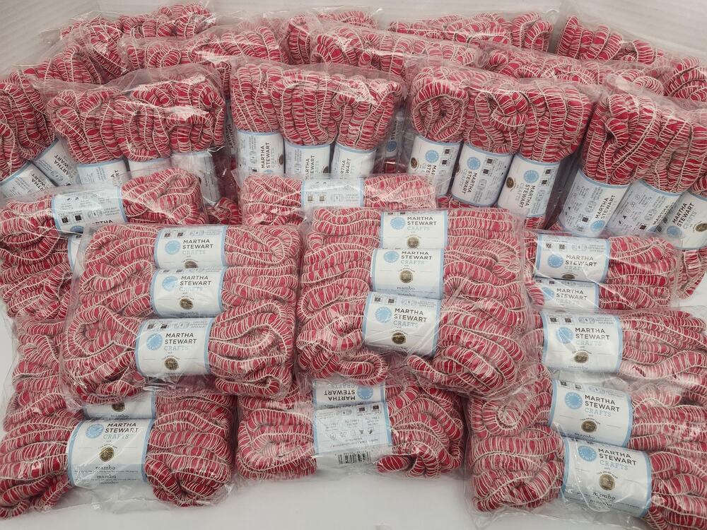 Lion Brand Martha Stewart Mambo Yarn Cardinal 513 Bulky Lot 60 Skeins